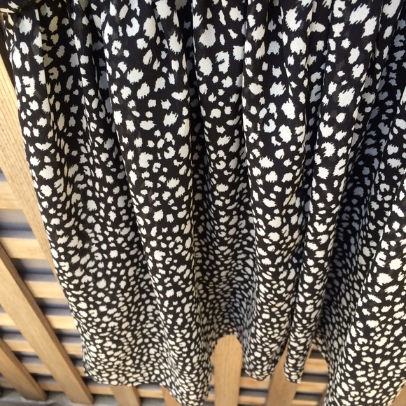 Patterned Dress - Picture 3 of 3