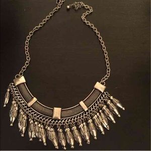 Gorgeous silver / pewter necklace