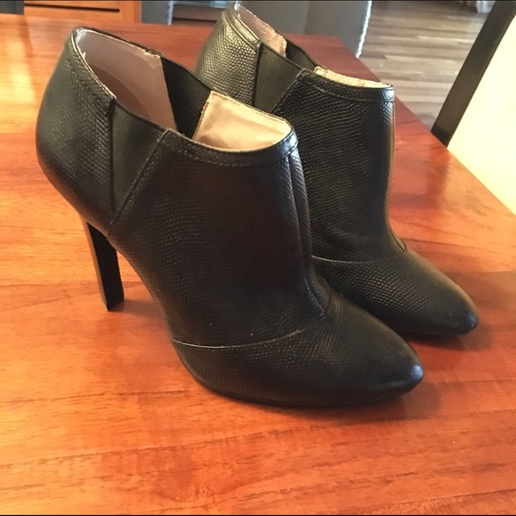 New Black leather ankle booties - Picture 3 of 4