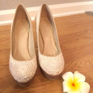 Nine West eyelet cream fabric pumps