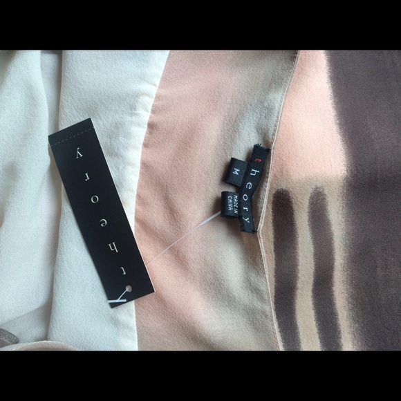 ❌❌❌❌ 🆕 Theory Silk Cami Top - Picture 4 of 4