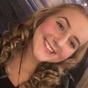 Meet your Posher, Abby