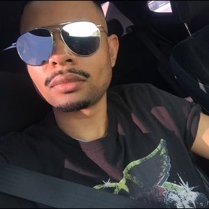 Meet your Posher, Gino