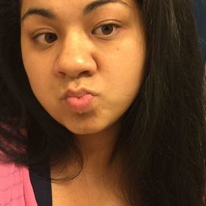 Meet your Posher, Lena