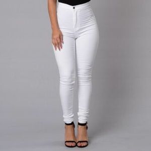 Fashion Nova White High Waisted Jeans - Size 3
