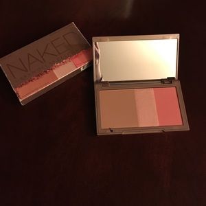 Urban decay bronzer/highlighter/blush compact