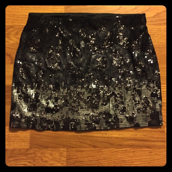 Express brand sequin skirt - Picture 1 of 2