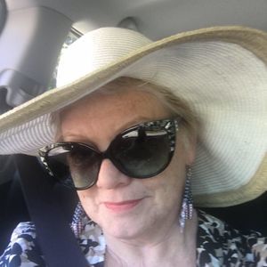 Meet your Posher, Paula