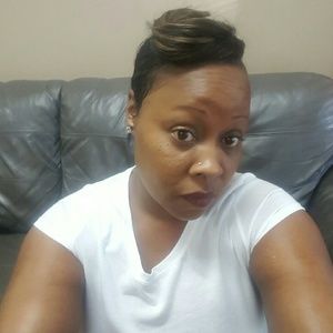 Meet your Posher, Regina