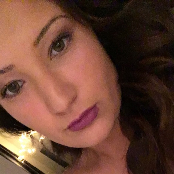 Meet your Posher, Zoe - Picture 2 of 2