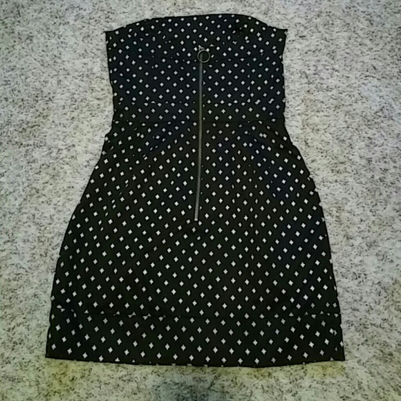 *Sale* French Connection Strapless Dress - Picture 2 of 3