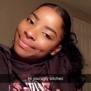 Meet your Posher, Dee