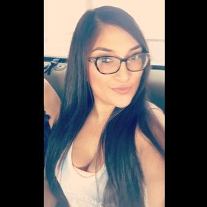 Meet your Posher, Ana