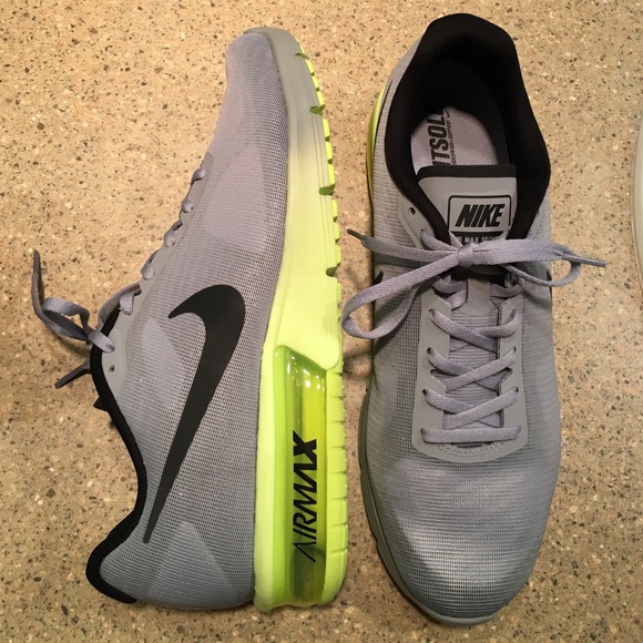Nike Airmax, Mens 9, Women's 10