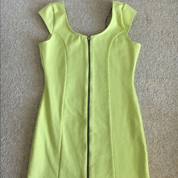 Dresses & Skirts - H&M Body Con Dress