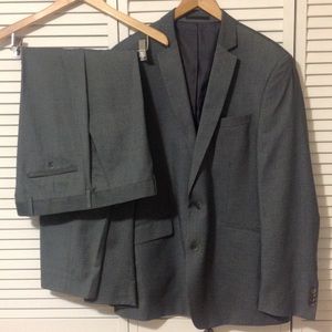 KENNETH COLE MEN's GRAY PINSTRIPE SUIT 42R 35W