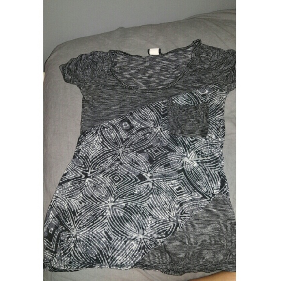 Black and white tee