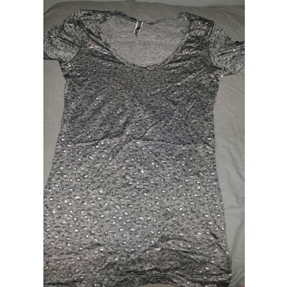 Gray cheetah print top