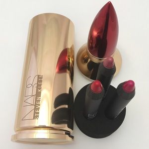 Nars 
An Abnormal Female 8329
Lip Pencil Kit