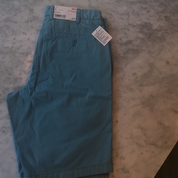 Beautiful short! Never worn!!!Perfect for The fall