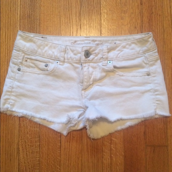 American Eagle white cut off shorts!