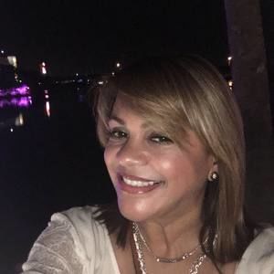 Meet your Posher, Roxanna