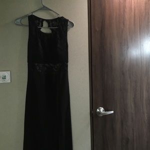 Floor length dress backless with lace