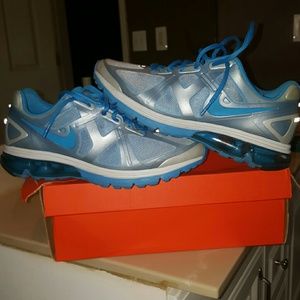 NIKE air max excellerate