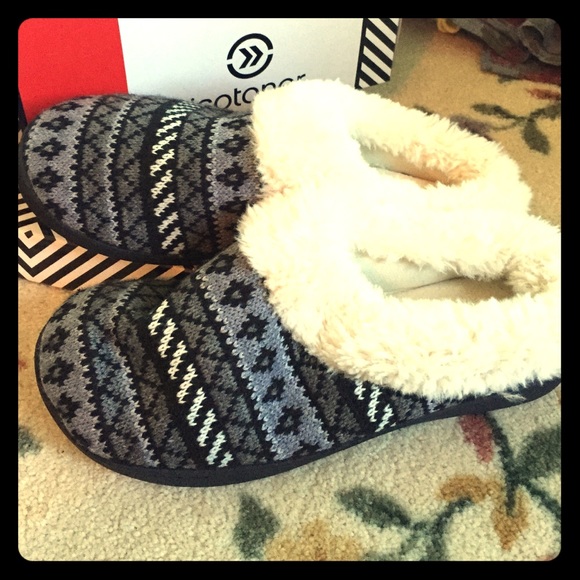 Memory foam slippers