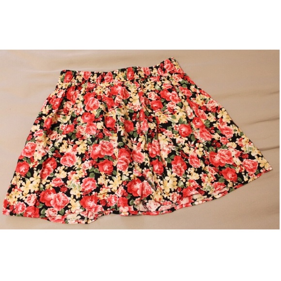 Forever 21 Dresses & Skirts - •Used• Forever 21 Floral Print Mini Flared Skirt