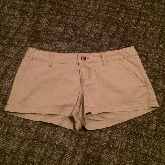 Mossimo tan shorts