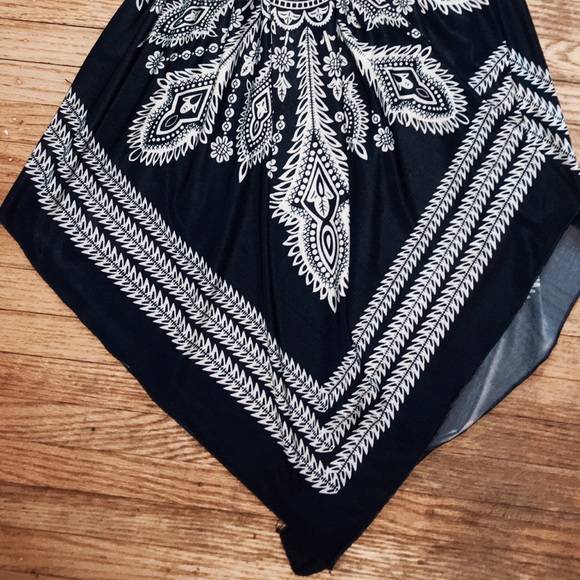 Halter top - Picture 2 of 4