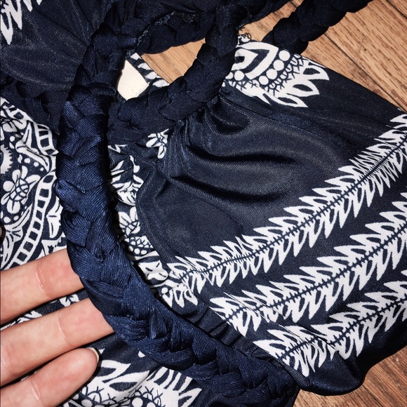 Halter top - Picture 3 of 4