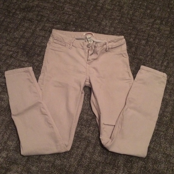 Light grey skinny jeans