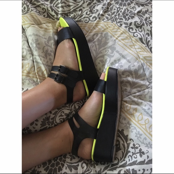 Flatform sandals