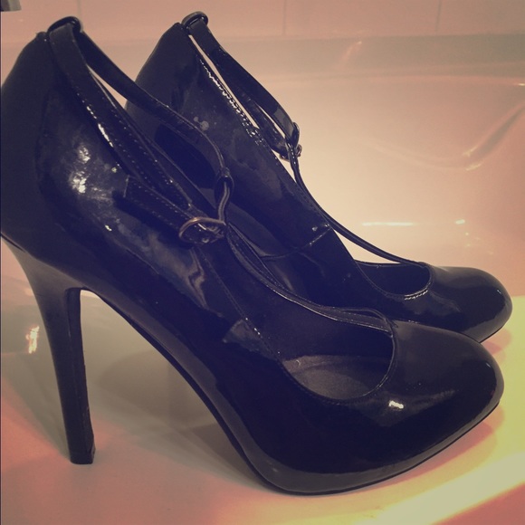 Sexy Kardashian Heels!