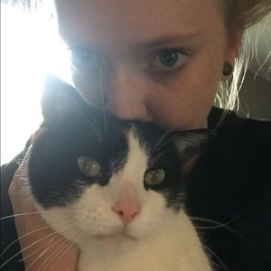 Meet your Posher, Chloe