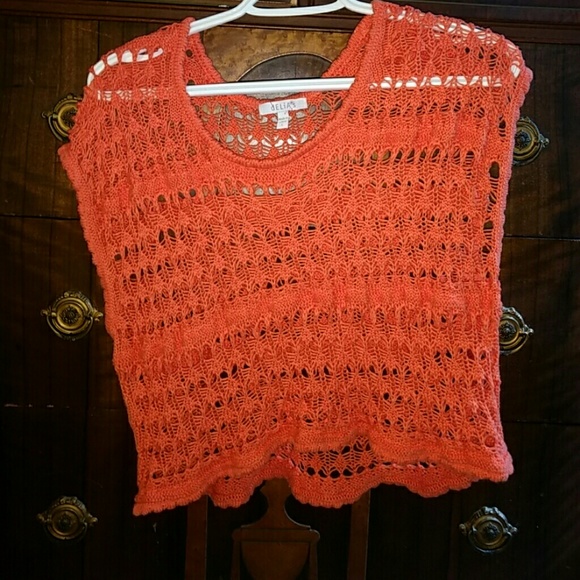 Crop top coverup