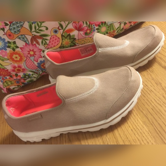 Skechers Go Walk