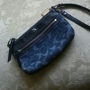 Coach wristlet/ navy blue !!!