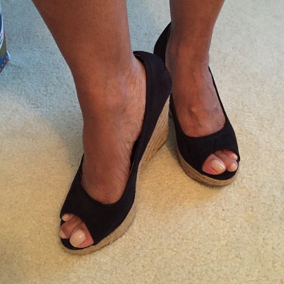 Soda Black Wedges.