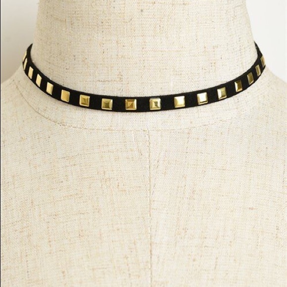 Studded necklace choker - Picture 2 of 3