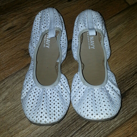Old Navy White Patent Slides