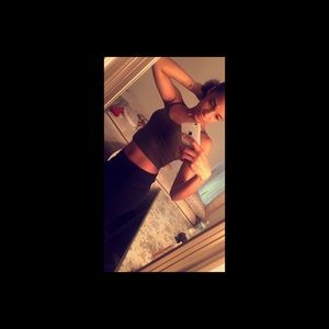 Meet your Posher, Arielle