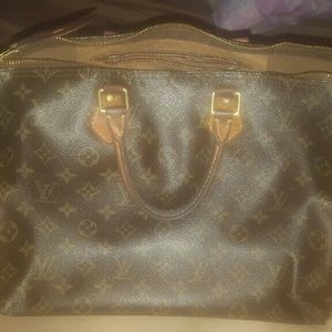 Authentic Louis Vuitton speedy