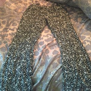 Bell bottom printed pants with pockets