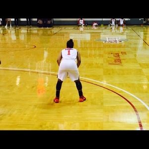 Meet your Posher, Tia