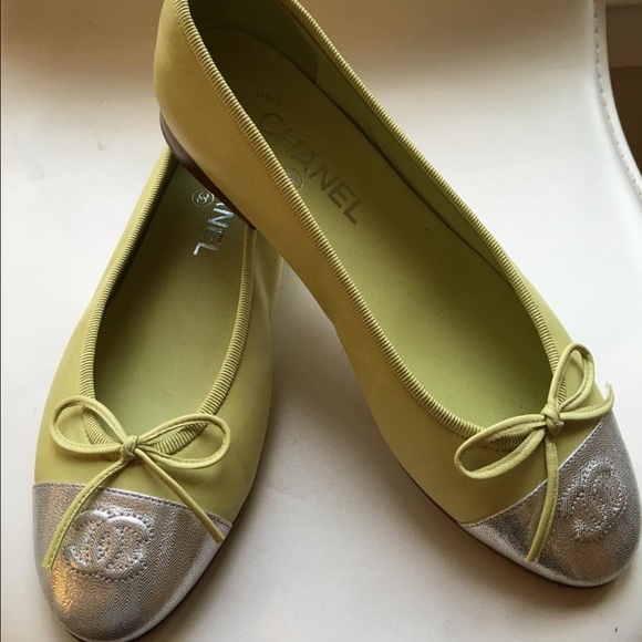 SOLD!! New CHANEL flats