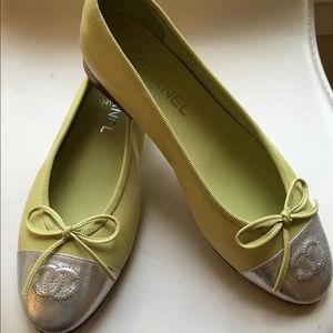 SOLD!! New CHANEL flats