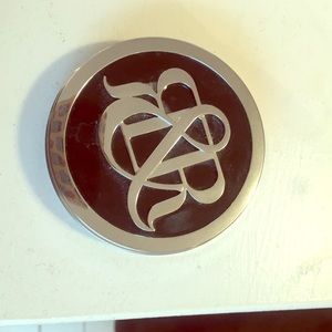 Rock and republic exhibition powder